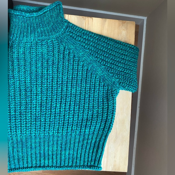 Forever 21 Cropped Chunky Knit Sweater - Picture 5 of 7